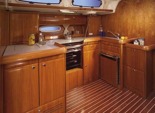 Charter Yacht zu chartern bei Sunja Yachting Bavaria 46 Cruiser 11